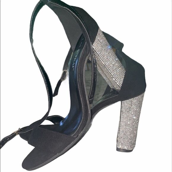 Heels   - Picture 2 of 4